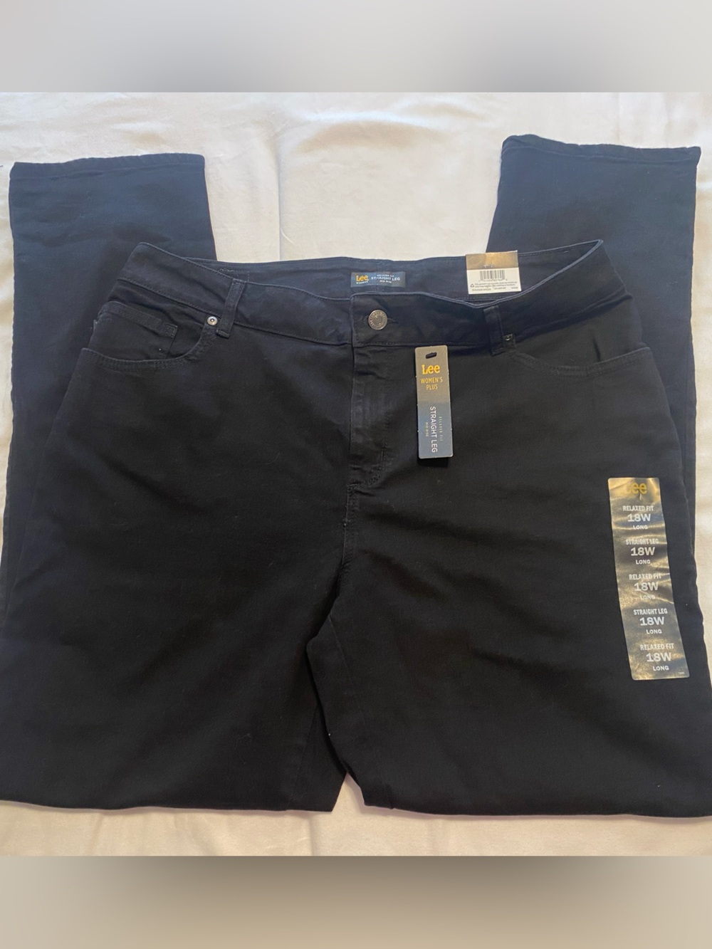 NEW Lee Women’s Plus Black Straight Leg Mid Rise Long Jeans size 18W